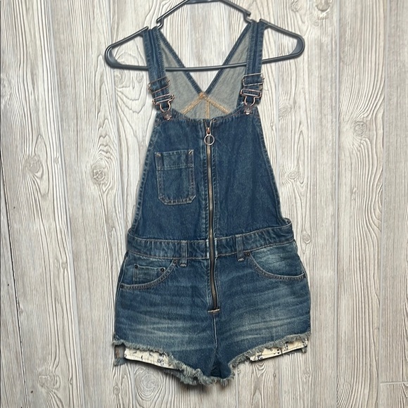 Free People Sunkissed Denim Short Overal Size 2 Cotton - Picture 1 of 6